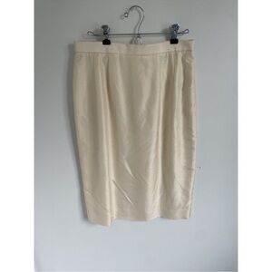 Carlisle Cream Silk Pencil Skirt. In EUC